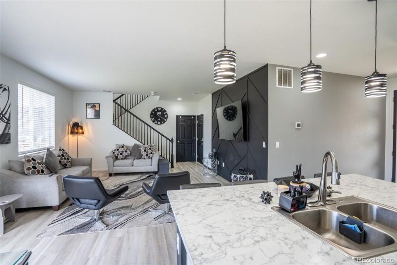 26985 E Bayaud Ave, Aurora, CO 80018