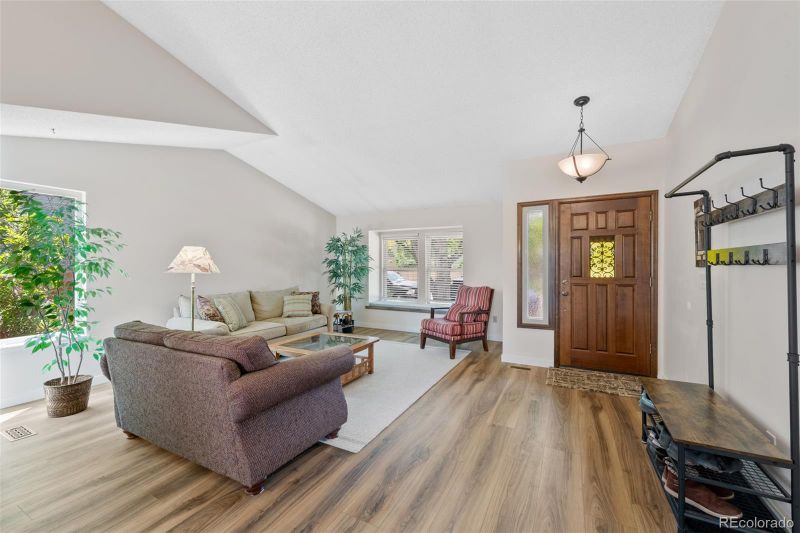 7226 S Eagles Nest Cir, Littleton, CO 80127
