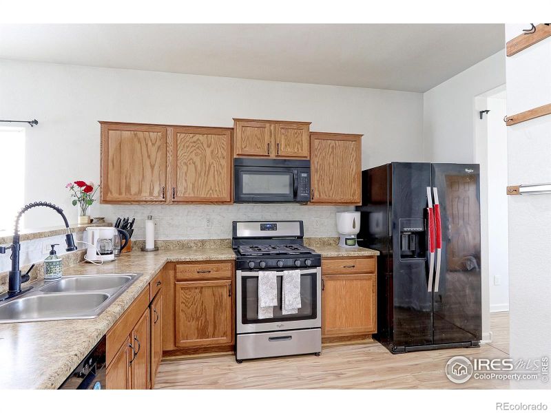 5681 Legacy Pw, Dacono, CO 80514