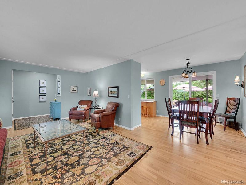 595 W Lake Ave, Littleton, CO 80120