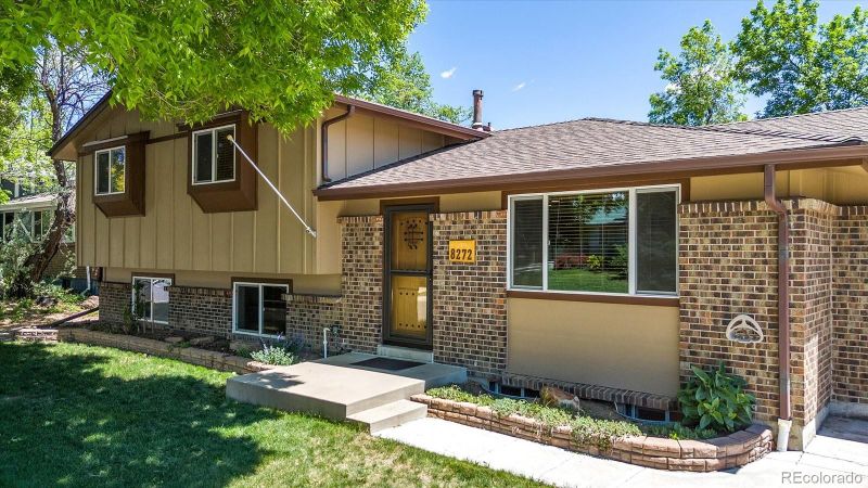 8272 Ammons Cir, Arvada, CO 80005