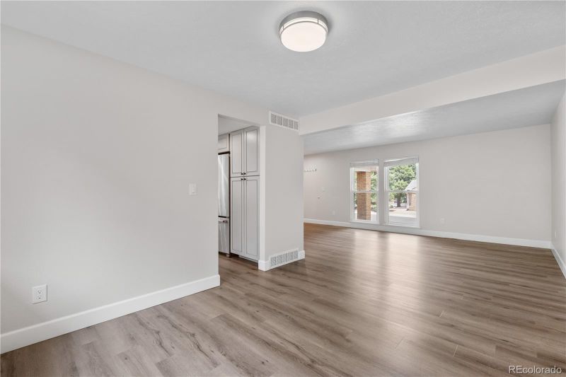 10724 E Maplewood Pl, Englewood, CO 80111