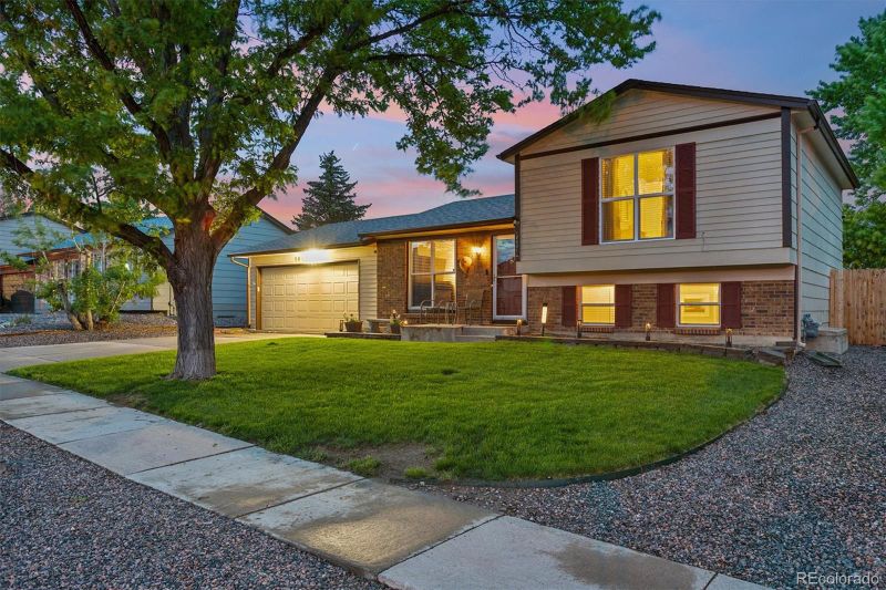 18601 E Louisiana Ave, Aurora, CO 80017