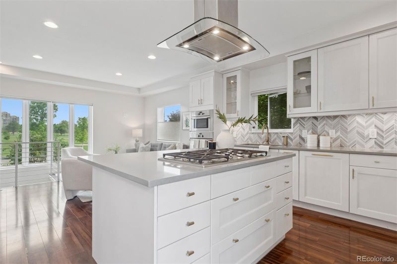 2945 E 26th Avenue Pw, Denver, CO 80205