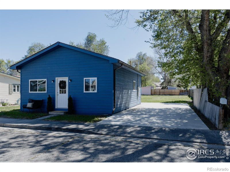 934 6th St, Berthoud, CO 80513