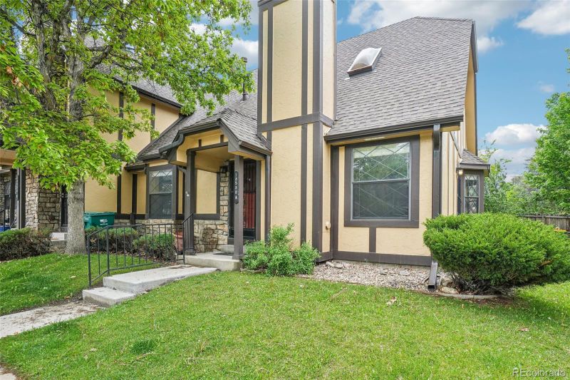 18538 E Whitaker Cir #A, Aurora, CO 80015