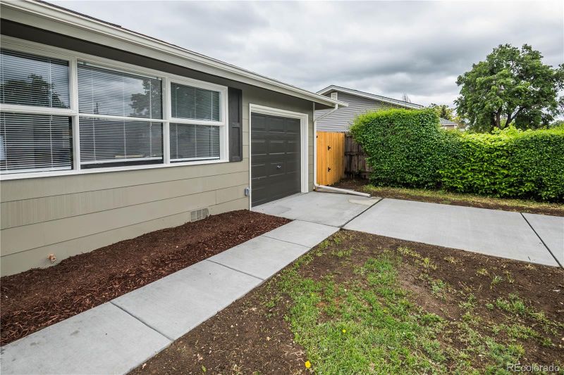 740 Moline St, Aurora, CO 80010