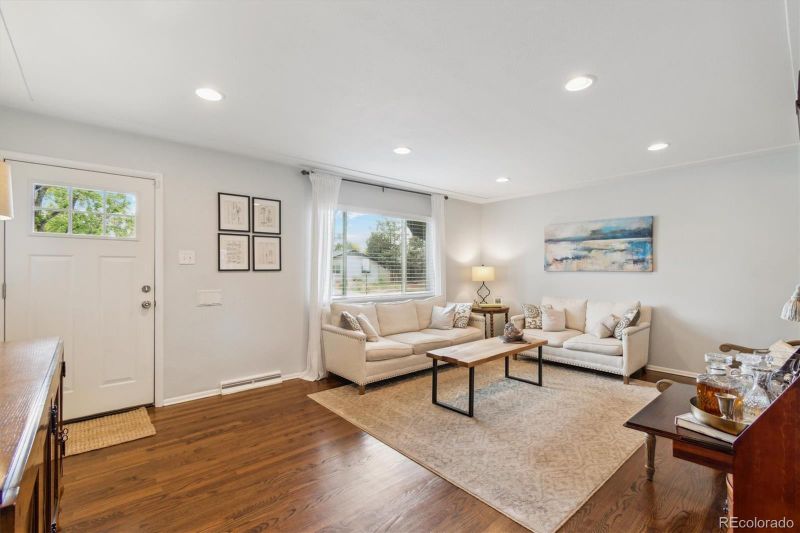 806 S Jersey St, Denver, CO 80224
