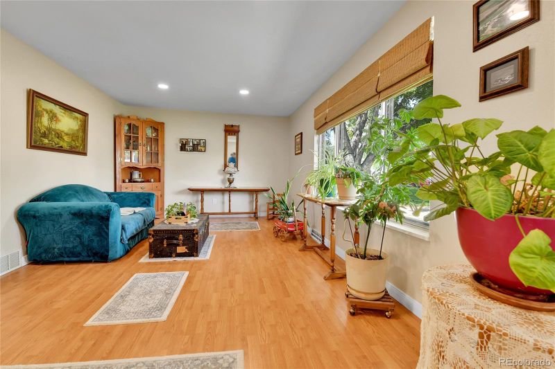 3266 S Wabash Ct, Denver, CO 80231