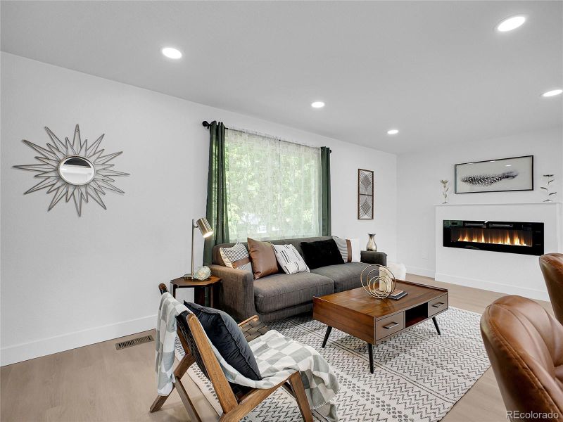 1517 S Elkhart St, Aurora, CO 80012