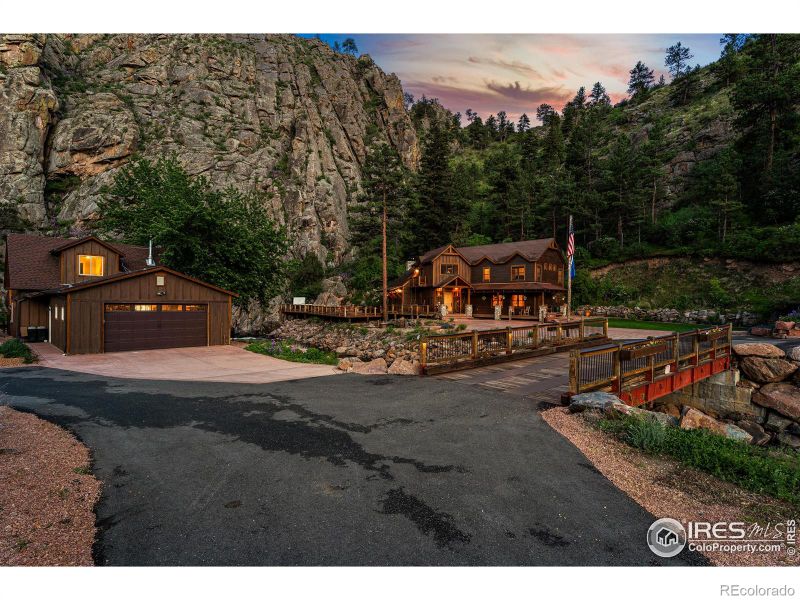 16996 N Saint Vrain Dr, Lyons, CO 80540