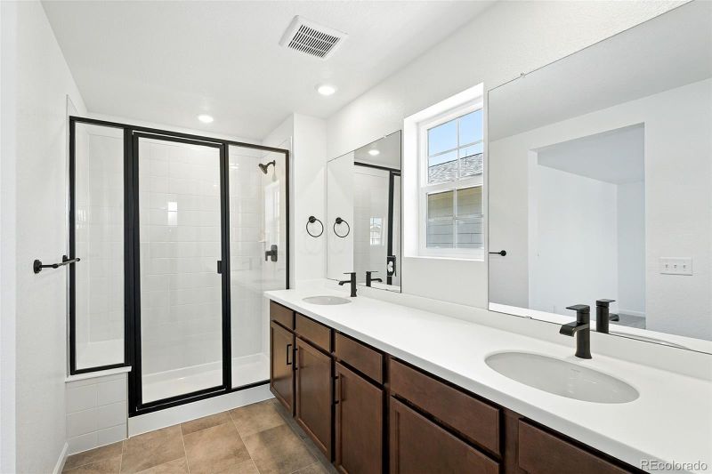 3295 N Coolidge Way, Aurora, CO 80019