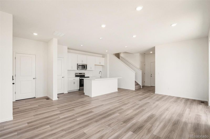 5233 N Elk St, Aurora, CO 80019