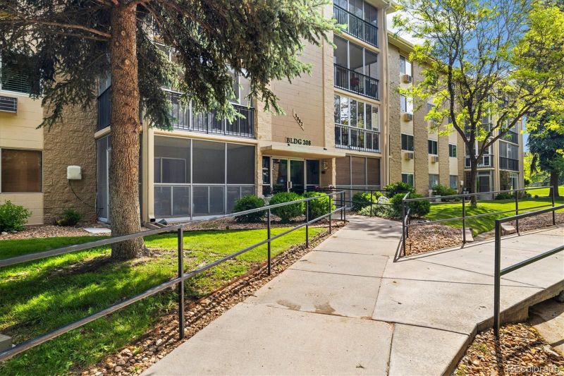 3082 S Wheeling Way #202, Aurora, CO 80014