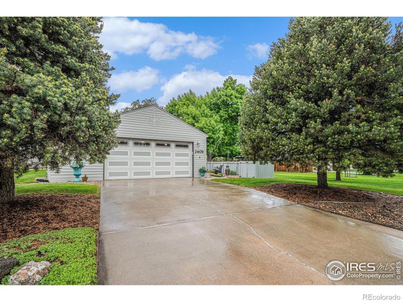 2409 Flora Dr, Loveland, CO 80537