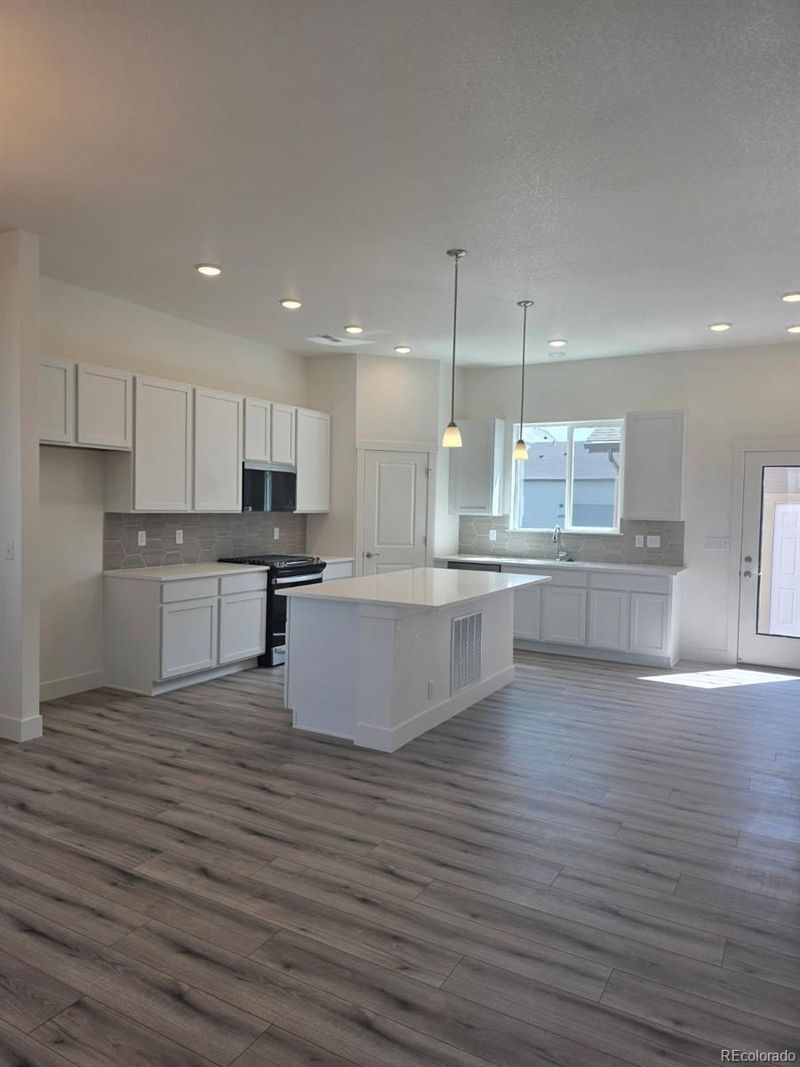 5069 Mckinnon Ct, Timnath, CO 80547