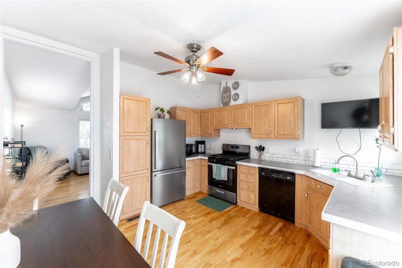 687 Prairie Ave, Brighton, CO 80603