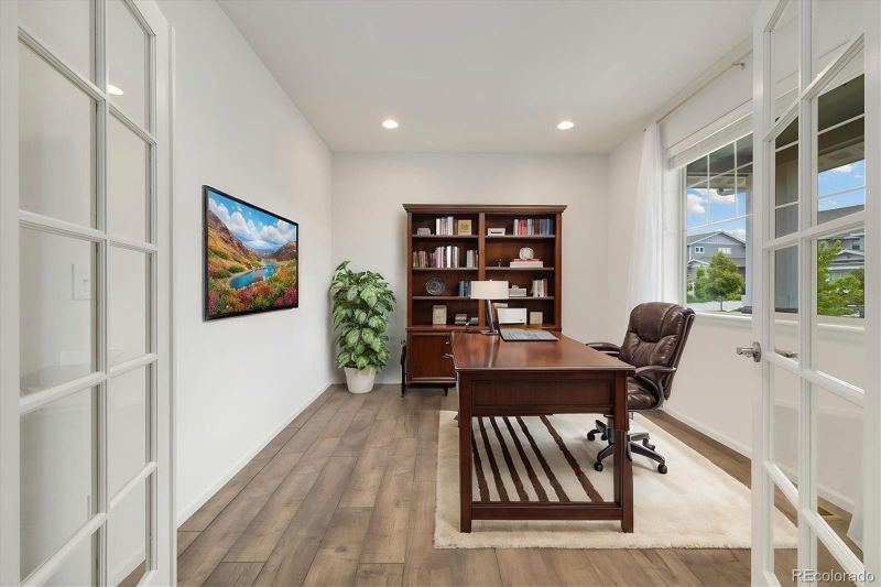 6692 S Robertsdale Way, Aurora, CO 80016