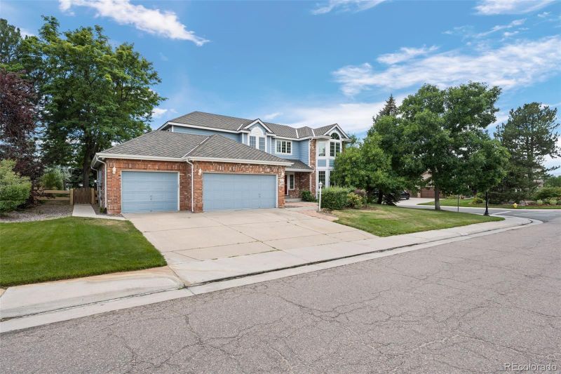 8823 Maplewood Dr, Highlands Ranch, CO 80126
