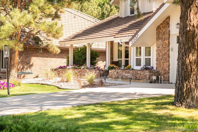 5557 E Links Cir, Centennial, CO 80122