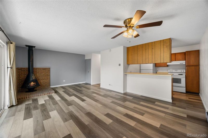 2150 S Vaughn Way #302D, Aurora, CO 80014