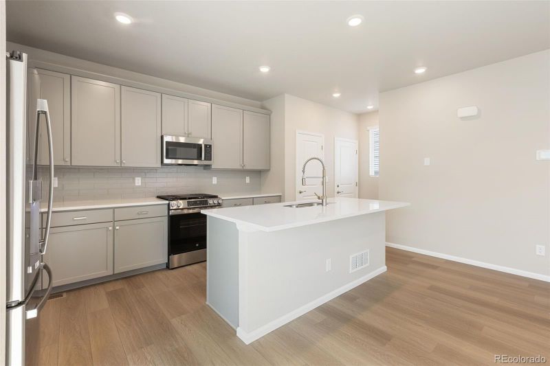 21011 E 63rd Dr, Aurora, CO 80019