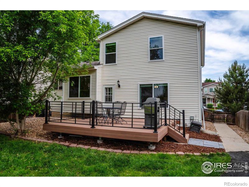 1309 Red Mountain Dr, Longmont, CO 80504