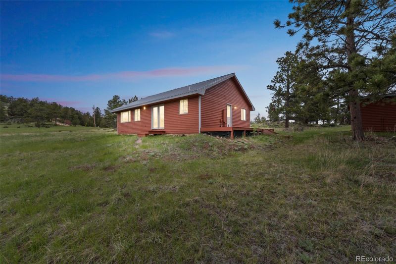 195 Manhead Meadow Ct, Livermore, CO 80536