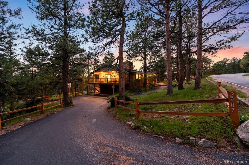 2907 Hiwan Dr, Evergreen, CO 80439
