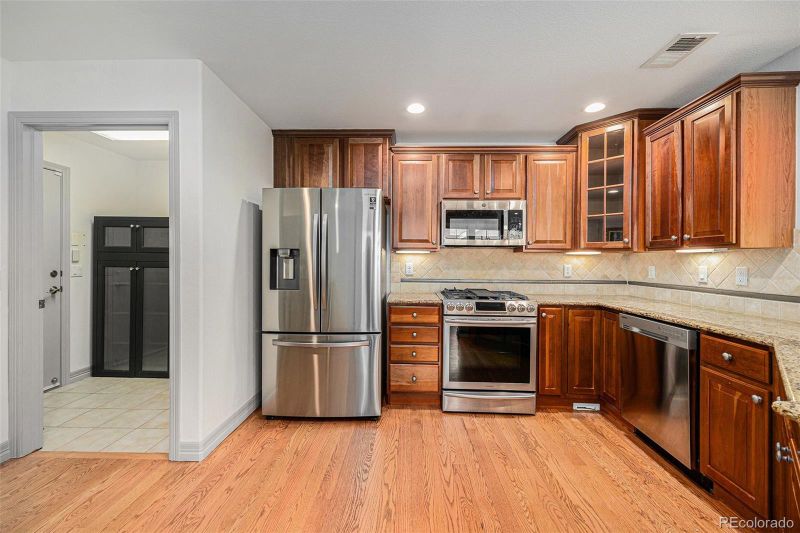7611 S Addison Way, Aurora, CO 80016