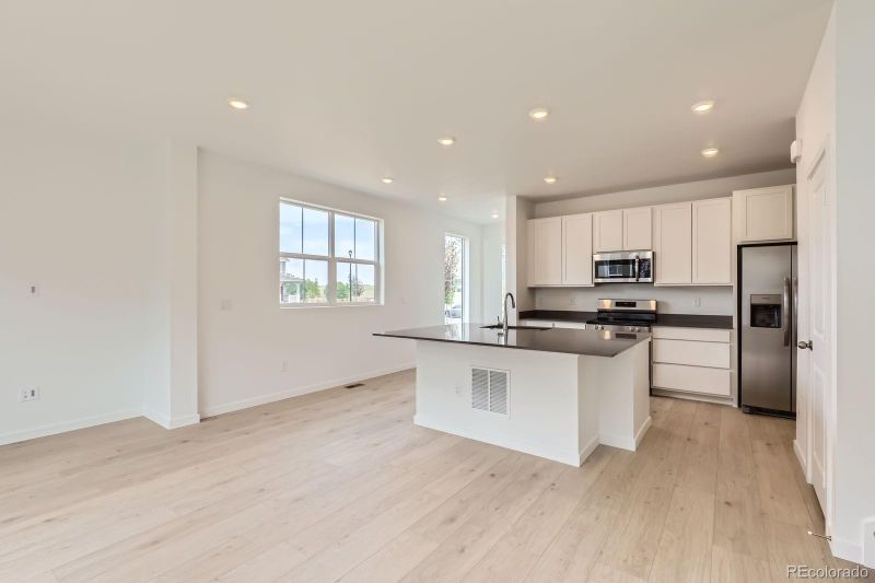 6740 Juniper Dr, Thornton, CO 80602