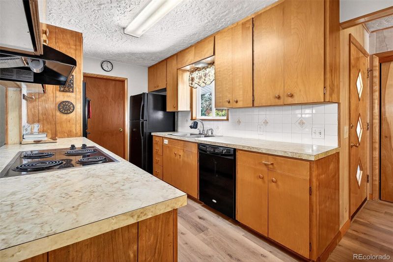 1637 Grand Ave, Canon City, CO 81212