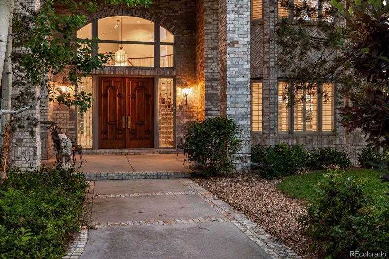 96 Falcon Hills Dr, Highlands Ranch, CO 80126
