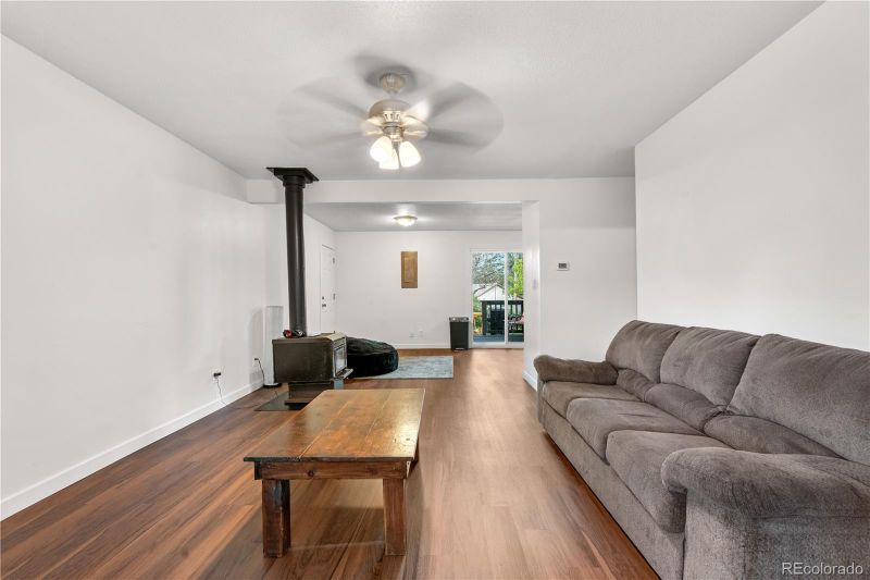 8820 Poze Blvd, Thornton, CO 80229