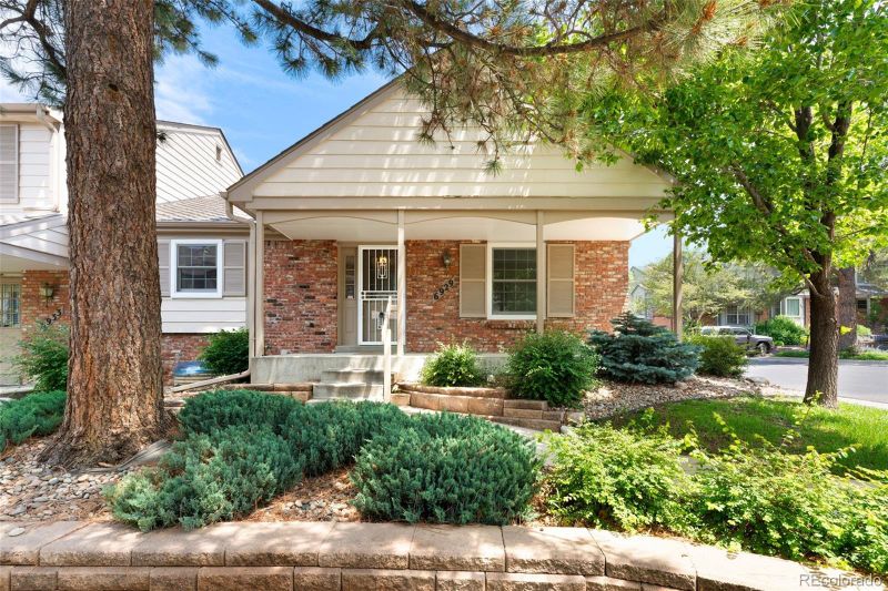 6929 E Briarwood Dr, Centennial, CO 80112