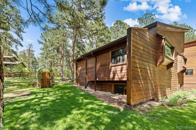 4407 Delaware Dr, Larkspur, CO 80118