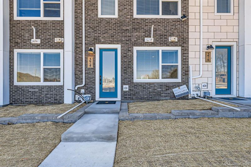 374 N Geneva St, Aurora, CO 80010