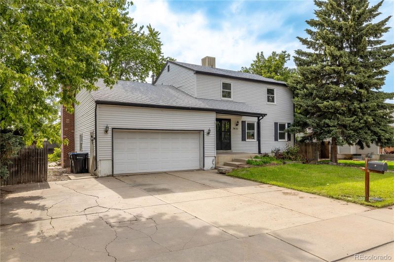 7431 Webster St, Arvada, CO 80003