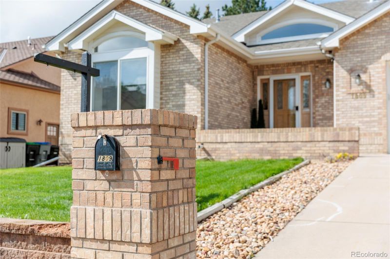 1809 Little Bear Ct, Longmont, CO 80504
