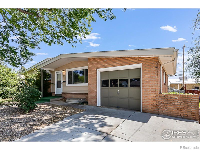 2518 12th Ave Ct, Greeley, CO 80631
