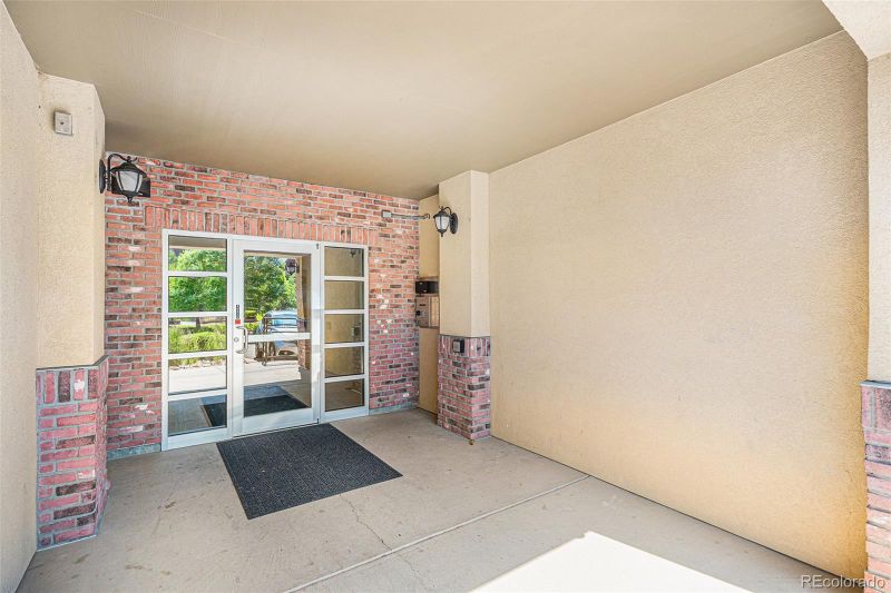 1044 Rockhurst Dr #207, Highlands Ranch, CO 80129