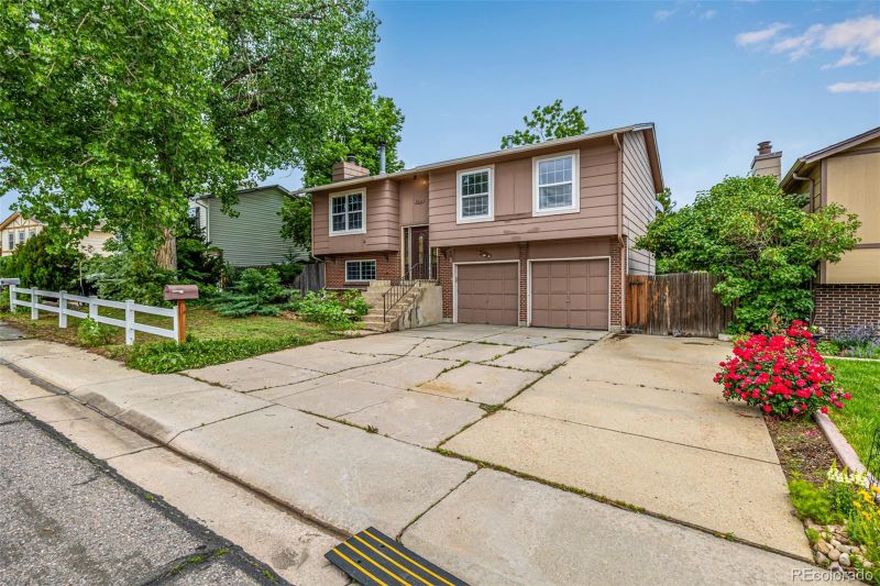 9832 High St, Thornton, CO 80229