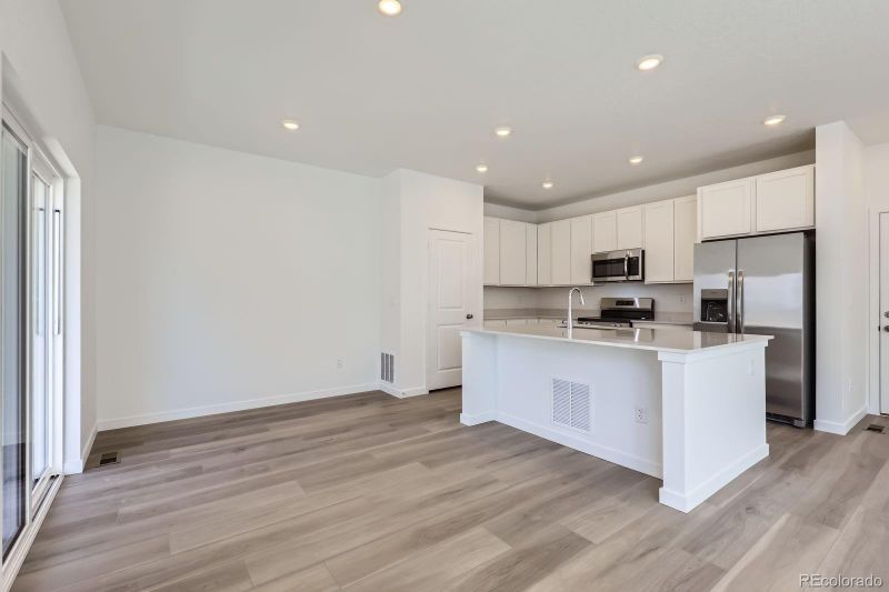 6770 Juniper Dr, Thornton, CO 80602