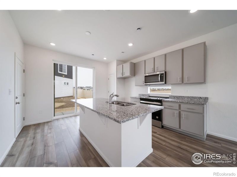 3370 Streamwood Dr, Johnstown, CO 80534