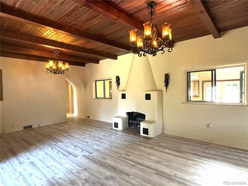311 Park Dr, Pueblo, CO 81005
