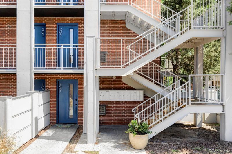 1 N Pearl St #201, Denver, CO 80203