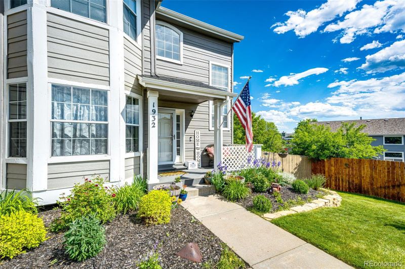 1932 Sandhurst Dr, Castle Rock, CO 80104