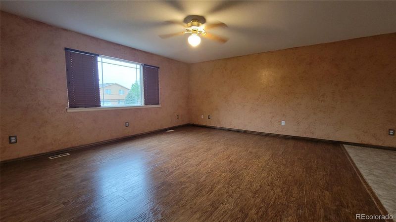 270 W Baldwyn Dr, Pueblo, CO 81007