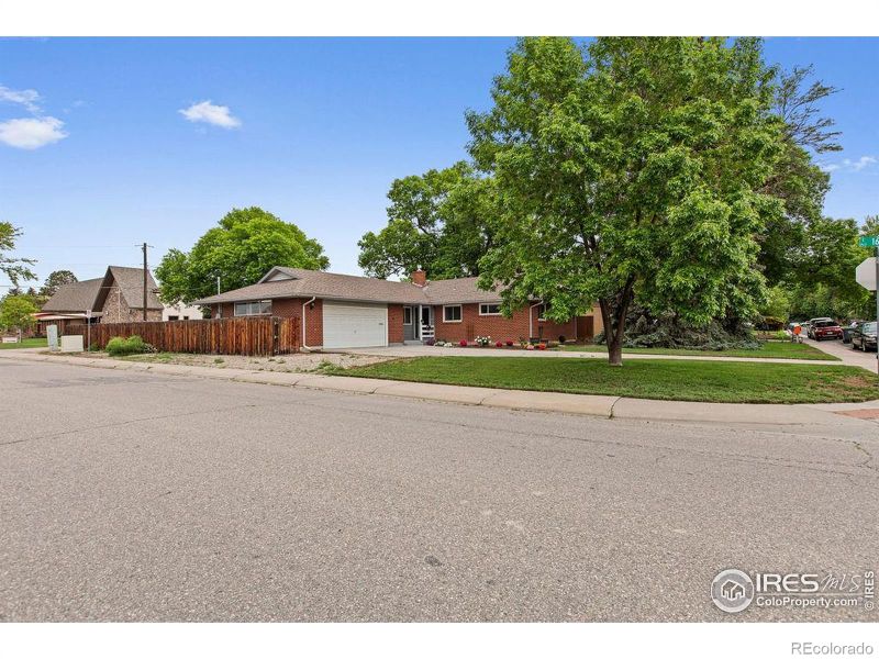 1607 Pinyon Ct, Loveland, CO 80538