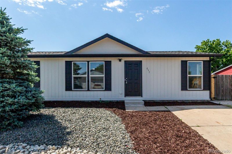657 Locust Ave, Lochbuie, CO 80603